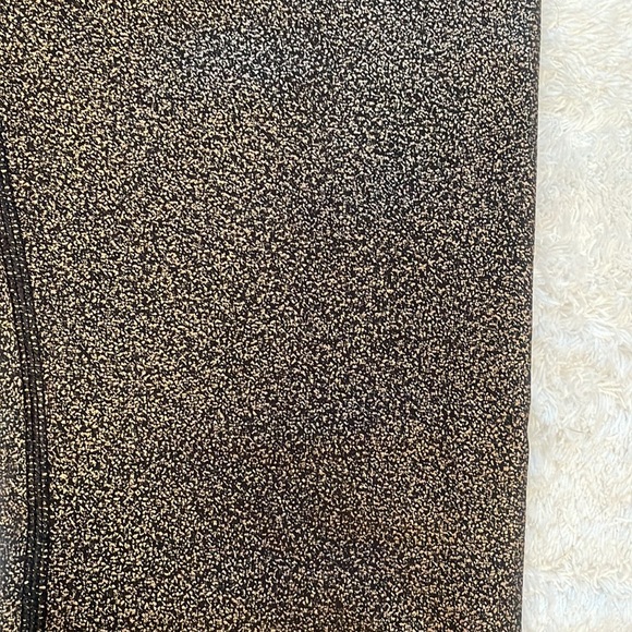 Lulu lemon cropped leggings. - Picture 2 of 3